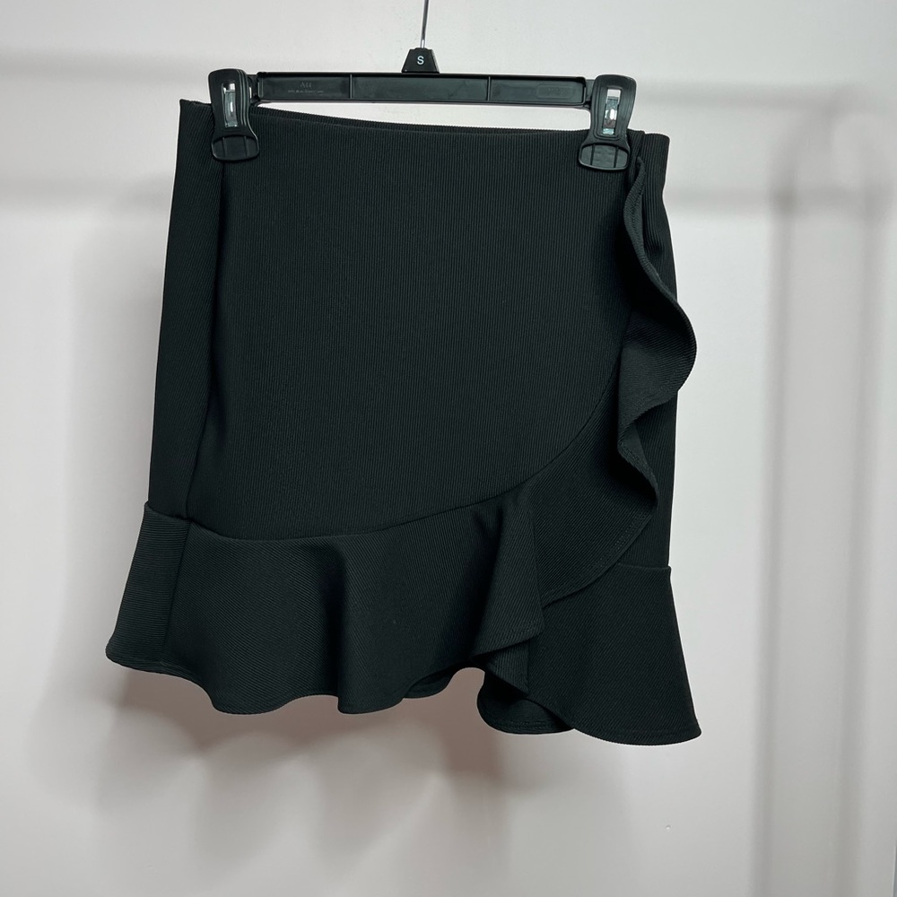 NWT Bloomingdale’s Exclusive Aqua Pleated Hem Mini Skirt